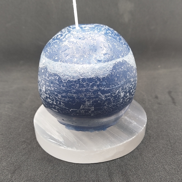 Hand-made Blue Skull Candle Unscented - Picture 4 of 5